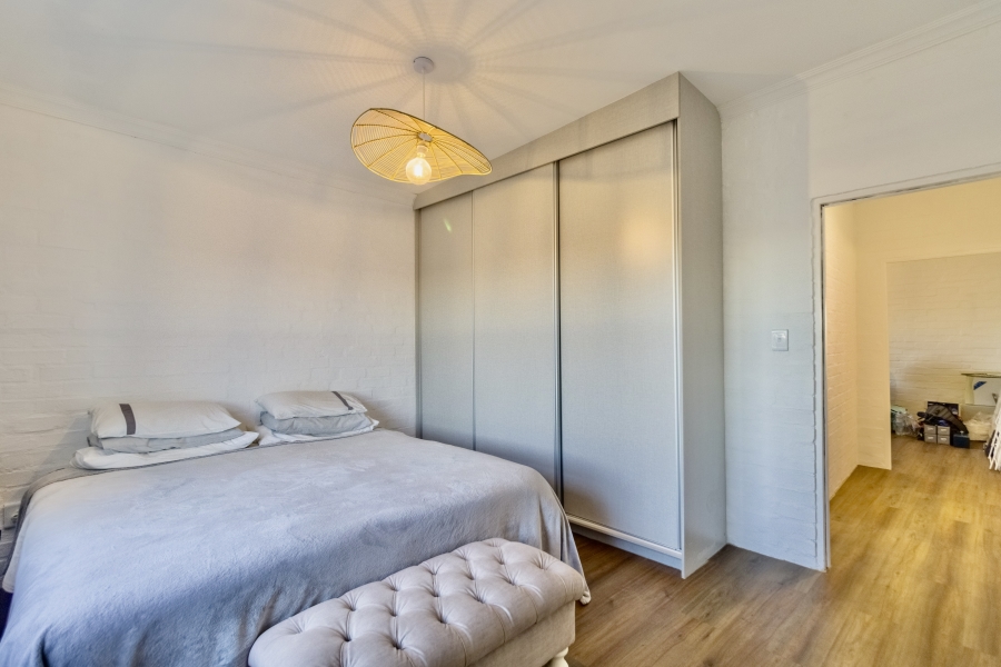 5 Bedroom Property for Sale in Grotto Bay Western Cape